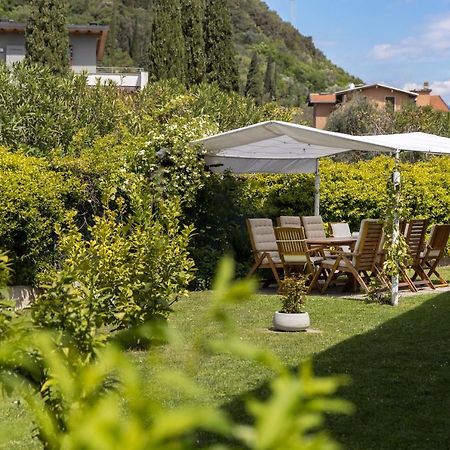 Carly'S Rooms Torbole Sul Garda ภายนอก รูปภาพ