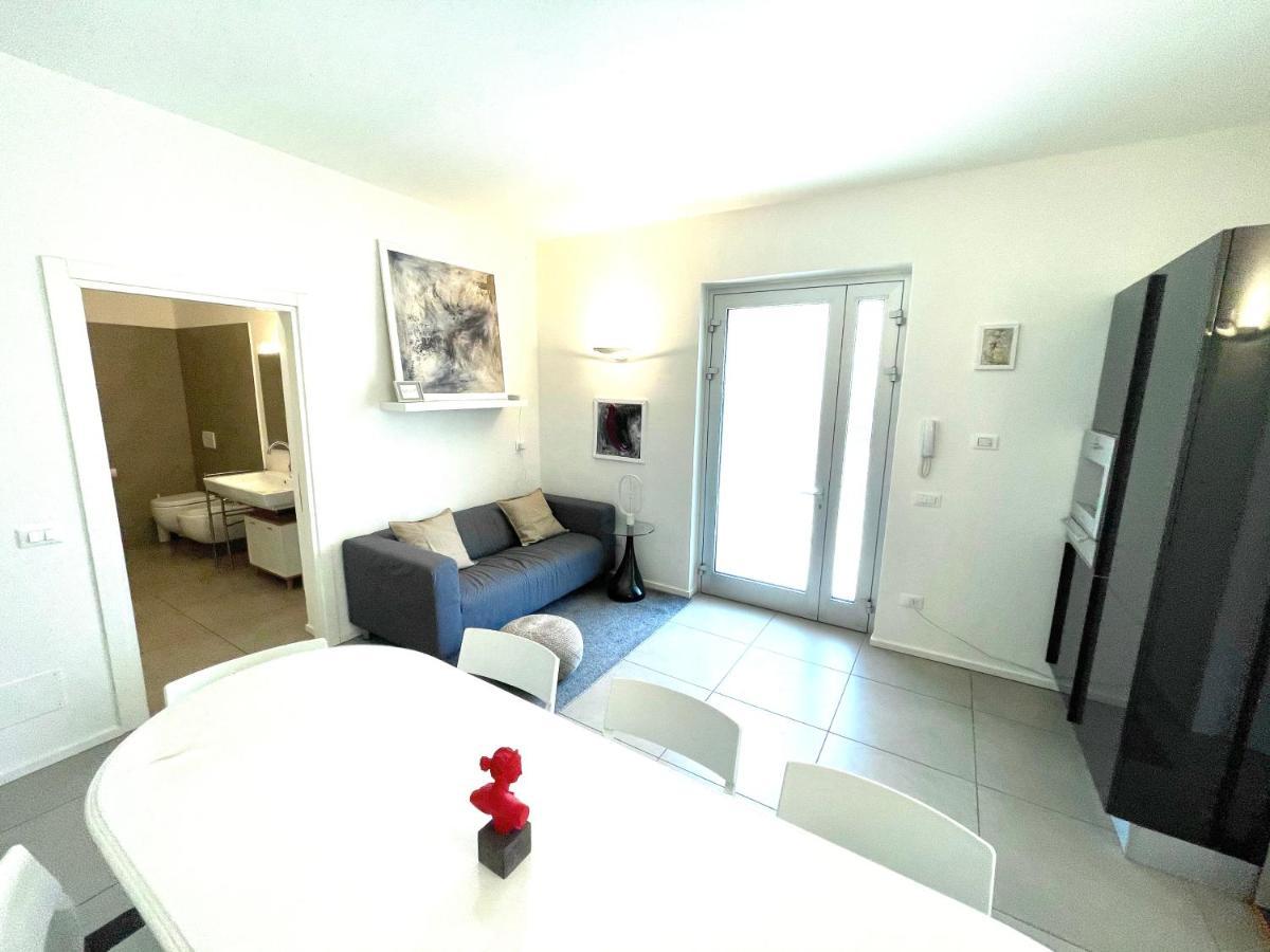 Carly'S Rooms Torbole Sul Garda ภายนอก รูปภาพ